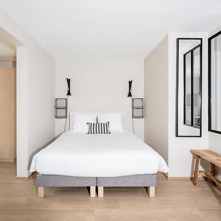 10 & 11 By Des Lices