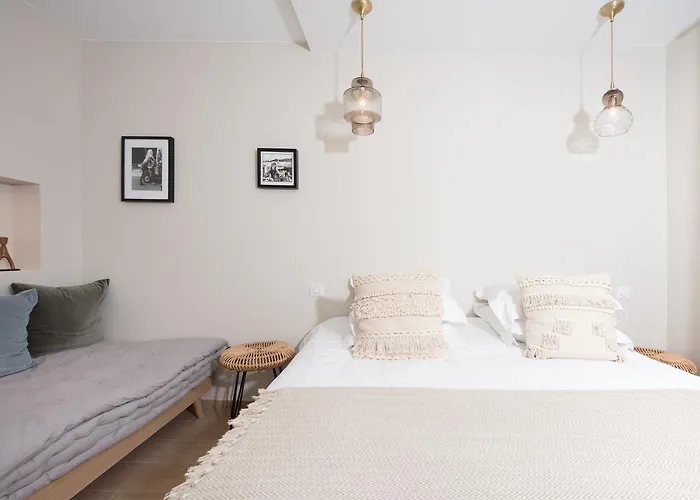 10 & 11 By Des Lices